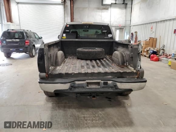 ✅ 2006 Chevrolet Silverado 1500 LT1 • VIN: 1GCEK19B86Z163753 • Лот: 78468124. Опубликован ранее на Copart с пробегом 207 446 миль. Бесплатный доступ к архиву аукционных продаж из США и подробный отчёт об истории автомобиля на DreamBid. Изображение 6.