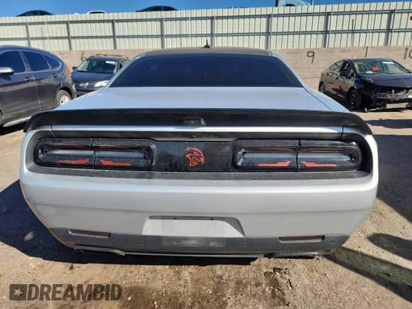 2019 Dodge Challenger SRT Hellcat с VIN 2C3CDZC99KH759457, выставлен на аукционе Copart как лот 87033995 с пробегом 33 883 миль миль и Списание • Salvage title. История ставок и продаж доступна на DreamBid. Изображение 6.