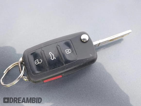 ✅ 2016 Volkswagen Beetle Fleet Edition • VIN: 3VWF17AT7GM636976 • Lot: 43673800. Listed on IAAI with 180,287 mi. Free auction sales archive from the USA and detailed vehicle history report at DreamBid. Image 11.