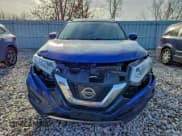 ✅ 2017 Nissan Rogue SV • VIN: KNMAT2MV5HP584962 • Lot: 92838225. Wystawiony na Copart z przebiegiem 173 247 mil. Bezpłatny archiwum sprzedaży aukcyjnych z USA i szczegółowy raport historii pojazdu na DreamBid. Zdjęcie 5.