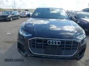 ✅ 2019 Audi Q8 Premium • VIN: WA1AVAF17KD010879 • Lot: 43273691. Wystawiony na IAAI z przebiegiem 53 279 mil. Bezpłatny archiwum sprzedaży aukcyjnych z USA i szczegółowy raport historii pojazdu na DreamBid. Zdjęcie 12.