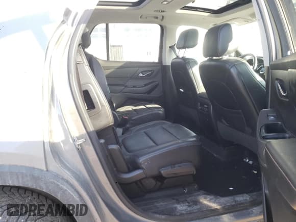 ✅ 2018 Chevrolet Traverse LT • VIN: 1GNEVHKW4JJ131782 • Lot: 46813984. Wystawiony na Copart z przebiegiem 94 668 mil. Bezpłatny archiwum sprzedaży aukcyjnych z USA i szczegółowy raport historii pojazdu na DreamBid. Zdjęcie 11.