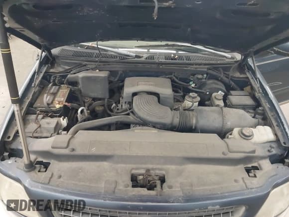 ✅ 1998 Ford Expedition XLT • VIN: 1FMPU18L4WLB30020 • Lot: 43326664. Wystawiony na IAAI z przebiegiem 240 435 mil. Bezpłatny archiwum sprzedaży aukcyjnych z USA i szczegółowy raport historii pojazdu na DreamBid. Zdjęcie 10.