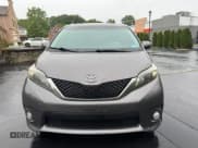 ✅ 2012 Toyota Sienna SE • VIN: 5TDXK3DC5CS181936 • Lot: 58632215. Listed on Copart with 115,295 mi. Free auction sales archive from the USA and detailed vehicle history report at DreamBid. Image 5.