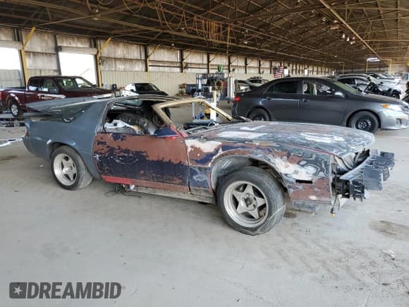 ✅ 1988 Chevrolet Camaro • VIN: 1G1FP31F0JL142366 • Лот: 69072255. Опубликован ранее на Copart с пробегом 89 251 миль. Бесплатный доступ к архиву аукционных продаж из США и подробный отчёт об истории автомобиля на DreamBid. Изображение 4.