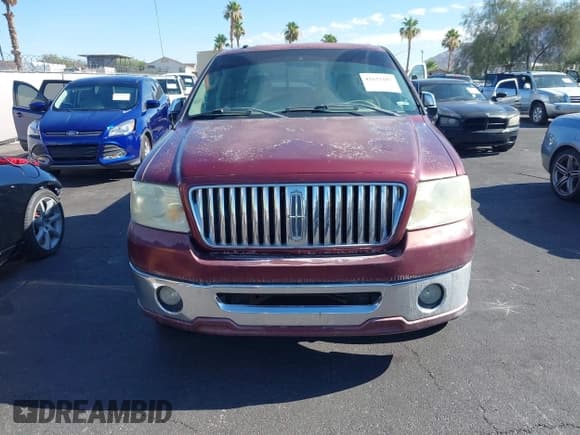 ✅ 2006 Lincoln Mark LT • VIN: 5LTPW18566FJ23968 • Lot: 42632187. Wystawiony na IAAI z przebiegiem 120 230 mil. Bezpłatny archiwum sprzedaży aukcyjnych z USA i szczegółowy raport historii pojazdu na DreamBid. Zdjęcie 6.