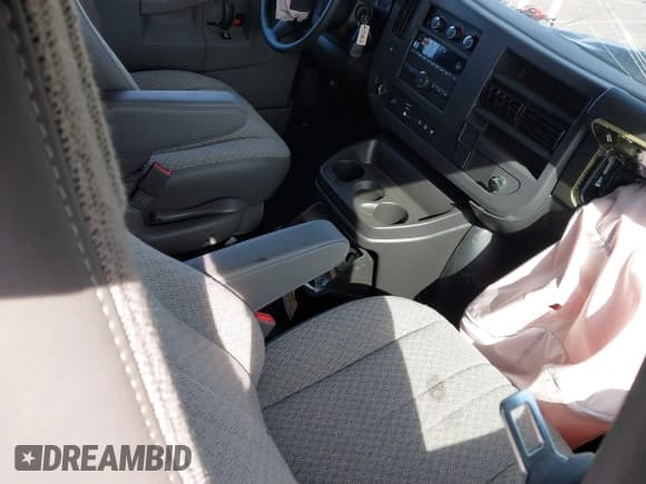 ✅ 2025 Chevrolet Express Passenger LS • VIN: 1GAZGNFP5S1105935 • Lot: 43649821. Listed on IAAI with Not provided. Free auction sales archive from the USA and detailed vehicle history report at DreamBid. Image 5.