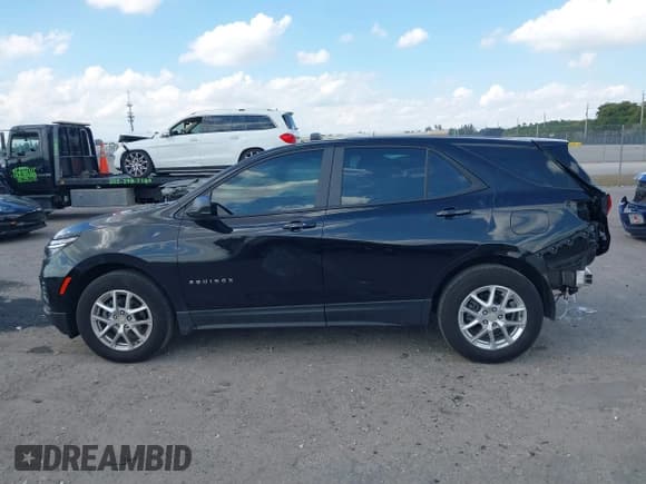 ✅ 2024 Chevrolet Equinox LS • VIN: 3GNAXHEG2RL155399 • Lot: 41897926. Listed on IAAI with 19,544 mi. Free auction sales archive from the USA and detailed vehicle history report at DreamBid. Image 15.
