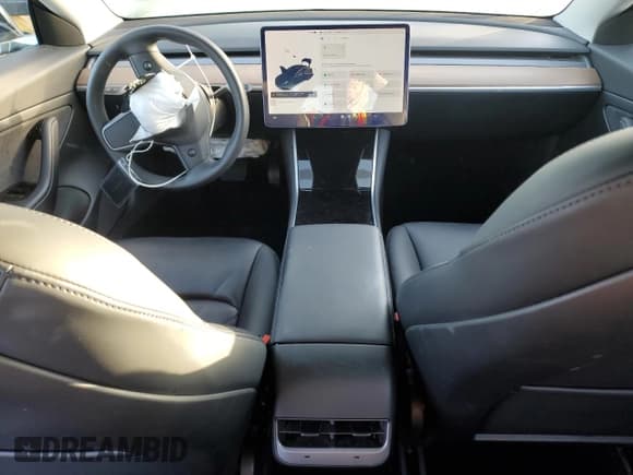 ✅ 2020 Tesla Model 3 Standard Range Plus • VIN: 5YJ3E1EA9LF803420 • Lot: 82601415. Wystawiony na Copart z przebiegiem 34 544 mil. Bezpłatny archiwum sprzedaży aukcyjnych z USA i szczegółowy raport historii pojazdu na DreamBid. Zdjęcie 8.