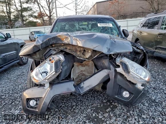 ✅ 2015 Toyota Tacoma • VIN: 3TMLU4EN9FM196765 • Лот: 95358835. Опубликован ранее на Copart с пробегом Не указан. Бесплатный доступ к архиву аукционных продаж из США и подробный отчёт об истории автомобиля на DreamBid. Изображение 5.