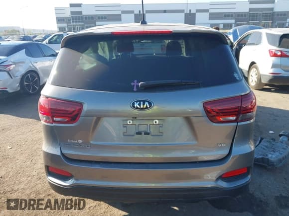✅ 2019 Kia Sorento LX • VIN: 5XYPG4A59KG435561 • Lot: 43453112. Listed on IAAI with 53,279 mi. Free auction sales archive from the USA and detailed vehicle history report at DreamBid. Image 15.