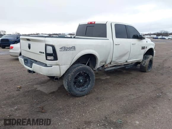 ✅ 2017 Ram 2500 Laramie • VIN: 3C6UR5FL7HG749723 • Lot: 41523969. Wystawiony na IAAI z przebiegiem 133 622 mil. Bezpłatny archiwum sprzedaży aukcyjnych z USA i szczegółowy raport historii pojazdu na DreamBid. Zdjęcie 4.