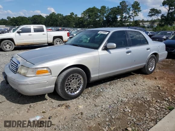 ✅ 1998 Ford Crown Victoria LX • VIN: 2FAFP74W7WX193311 • Лот: 66226995. Опубликован ранее на Copart с пробегом 230 249 миль. Бесплатный доступ к архиву аукционных продаж из США и подробный отчёт об истории автомобиля на DreamBid. Изображение 1.