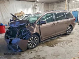✅ 2018 Toyota Sienna LE • VIN: 5TDJZ3DC6JS206809 • Lot: 92992355. Listed on Copart with Not provided. Free auction sales archive from the USA and detailed vehicle history report at DreamBid. Image 1.