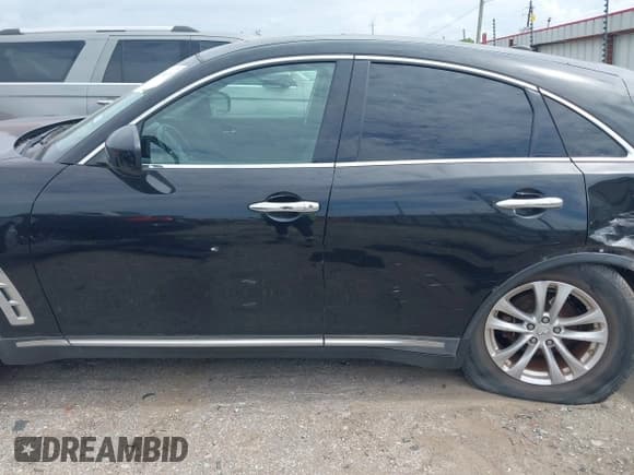✅ 2011 Infiniti FX • VIN: JN8AS1MW6BM731065 • Lot: 42646018. Wystawiony na IAAI z przebiegiem Nie podano. Bezpłatny archiwum sprzedaży aukcyjnych z USA i szczegółowy raport historii pojazdu na DreamBid. Zdjęcie 14.