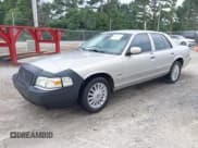 ✅ 2010 Mercury Grand Marquis LS • VIN: 2MEBM7FV7AX632424 • Лот: 42915550. Опубликован ранее на IAAI с пробегом 174 380 миль. Бесплатный доступ к архиву аукционных продаж из США и подробный отчёт об истории автомобиля на DreamBid. Изображение 2.