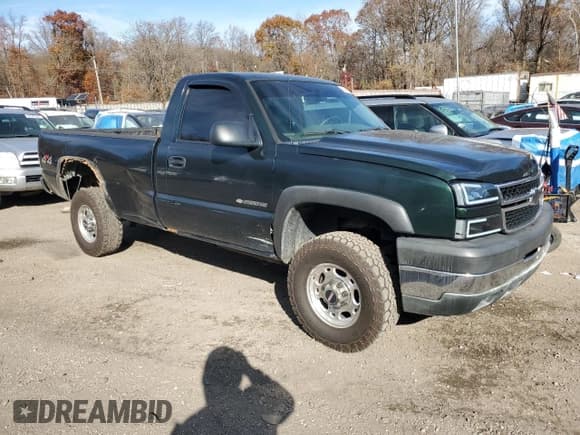 ✅ 2006 Chevrolet Silverado 2500HD LT1 • VIN: 1GCHK24U26E148913 • Lot: 92649795. Wystawiony na Copart z przebiegiem 296 965 mil. Bezpłatny archiwum sprzedaży aukcyjnych z USA i szczegółowy raport historii pojazdu na DreamBid. Zdjęcie 4.