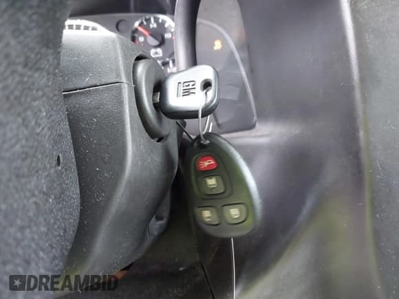 ✅ 2015 Chevrolet Express Cargo • VIN: 1GCWGFCF8F1259699 • Lot: 43047426. Wystawiony na IAAI z przebiegiem 354 630 mil. Bezpłatny archiwum sprzedaży aukcyjnych z USA i szczegółowy raport historii pojazdu na DreamBid. Zdjęcie 11.