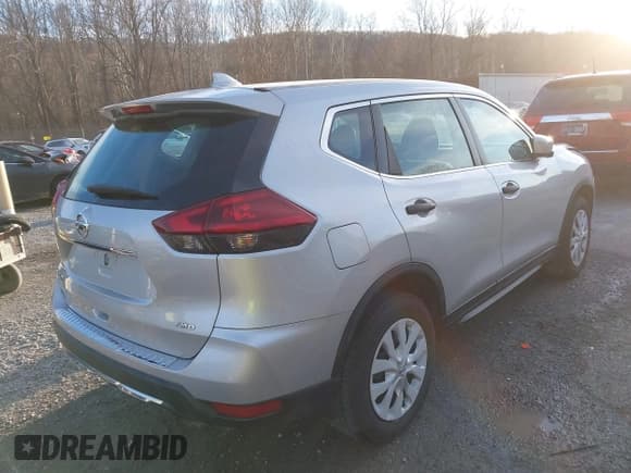 ✅ 2018 Nissan Rogue SL • VIN: 5N1AT2MV7JC755641 • Lot: 43681736. Listed on IAAI with 146,171 mi. Free auction sales archive from the USA and detailed vehicle history report at DreamBid. Image 4.