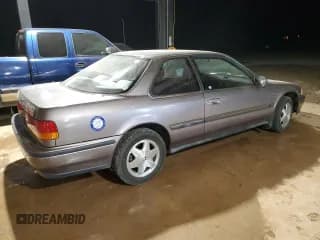 ✅ 1992 Honda Accord • VIN: 1HGCB7179NA043279 • Lot: 89097465. Listed on Copart with 306,793 mi. Free auction sales archive from the USA and detailed vehicle history report at DreamBid. Image 3.