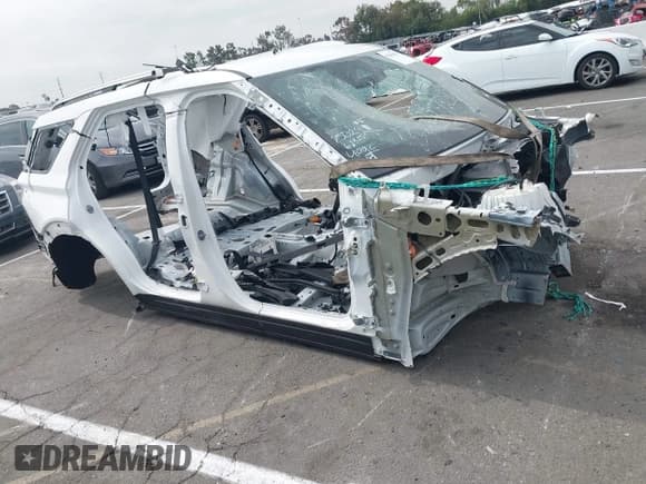 ✅ 2025 Ford Explorer • VIN: 1FMWK7HC1SGA65781 • Lot: 42586897. Wystawiony na IAAI z przebiegiem Nie podano. Bezpłatny archiwum sprzedaży aukcyjnych z USA i szczegółowy raport historii pojazdu na DreamBid. Zdjęcie 13.