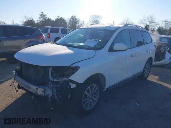 ✅ 2014 Nissan Pathfinder SV • VIN: 5N1AR2MM4EC648865 • Lot: 41647085. Listed on IAAI with 214,415 mi. Free auction sales archive from the USA and detailed vehicle history report at DreamBid. Image 2.