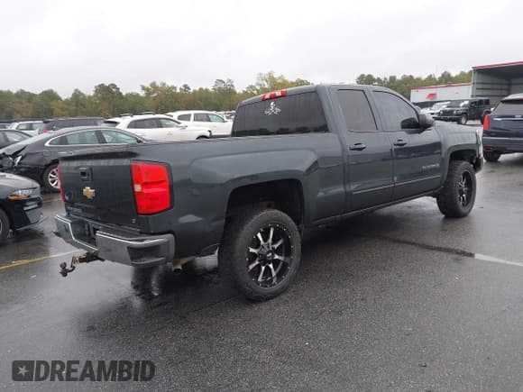✅ 2019 Chevrolet Silverado 1500 LT • VIN: 2GCRCPEC3K1136169 • Lot: 43514088. Wystawiony na IAAI z przebiegiem 110 510 mil. Bezpłatny archiwum sprzedaży aukcyjnych z USA i szczegółowy raport historii pojazdu na DreamBid. Zdjęcie 4.