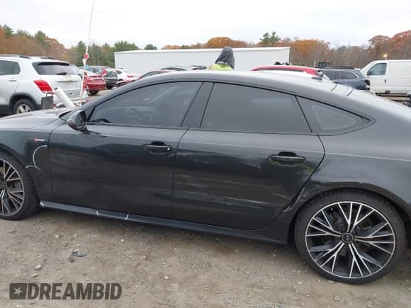✅ 2017 Audi A7 Premium Plus • VIN: WAUW2AFC6HN090648 • Lot: 43494183. Listed on IAAI with 90,862 mi. Free auction sales archive from the USA and detailed vehicle history report at DreamBid. Image 6.
