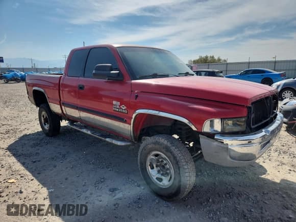 ✅ 2000 Dodge 2500 • VIN: 3B7KF2360YG142181 • Lot: 71487455. Wystawiony na Copart z przebiegiem Nie podano. Bezpłatny archiwum sprzedaży aukcyjnych z USA i szczegółowy raport historii pojazdu na DreamBid. Zdjęcie 4.