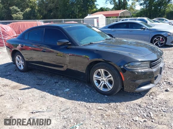 ✅ 2020 Dodge Charger SXT • VIN: 2C3CDXBG5LH211428 • Lot: 43094942. Wystawiony na IAAI z przebiegiem 105 934 mil. Bezpłatny archiwum sprzedaży aukcyjnych z USA i szczegółowy raport historii pojazdu na DreamBid. Zdjęcie 1.