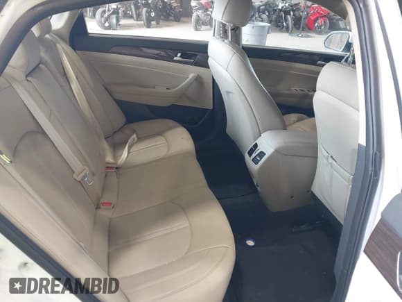 ✅ 2018 Hyundai Sonata SEL • VIN: 5NPE34AF8JH668432 • Lot: 42983335. Listed on IAAI with 57,185 mi. Free auction sales archive from the USA and detailed vehicle history report at DreamBid. Image 8.
