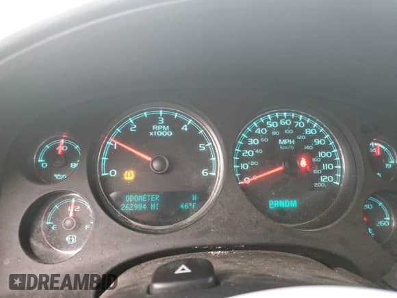 2011 Chevrolet Suburban LS с VIN 1GNSCHE05BR236883, выставлен на аукционе Copart как лот 85205785 с пробегом 262 984 миль миль и Списание • Salvage title. История ставок и продаж доступна на DreamBid. Изображение 9.