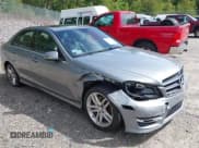 ✅ 2014 Mercedes-Benz C 300 Sport • VIN: WDDGF8AB4ER304789 • Lot: 43164953. Wystawiony na IAAI z przebiegiem 188 463 mil. Bezpłatny archiwum sprzedaży aukcyjnych z USA i szczegółowy raport historii pojazdu na DreamBid. Zdjęcie 1.