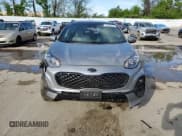 ✅ 2022 Kia Sportage Nightfall • VIN: KNDP63AC1N7020618 • Lot: 53549515. Wystawiony na Copart z przebiegiem 106 757 mil. Bezpłatny archiwum sprzedaży aukcyjnych z USA i szczegółowy raport historii pojazdu na DreamBid. Zdjęcie 5.