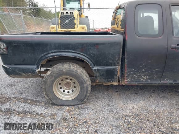 ✅ 2004 Chevrolet Colorado LS Z85 • VIN: 1GCCS198648176029 • Лот: 41269418. Опубликован ранее на IAAI с пробегом 198 985 миль. Бесплатный доступ к архиву аукционных продаж из США и подробный отчёт об истории автомобиля на DreamBid. Изображение 6.