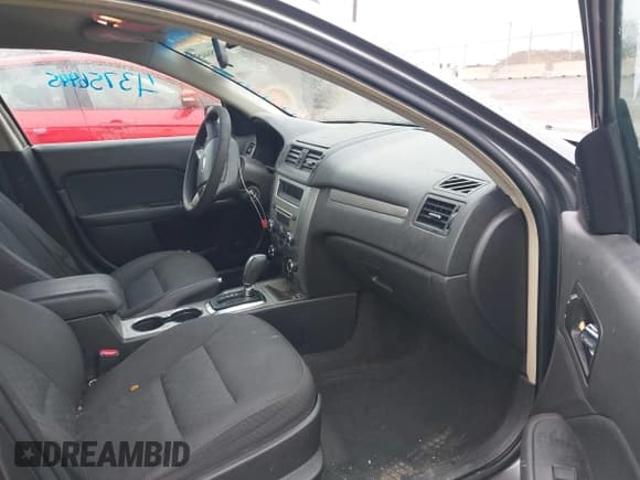 ✅ 2010 Ford Fusion SE • VIN: 3FAHP0HA6AR191572 • Lot: 43756445. Listed on IAAI with 204,089 mi. Free auction sales archive from the USA and detailed vehicle history report at DreamBid. Image 5.