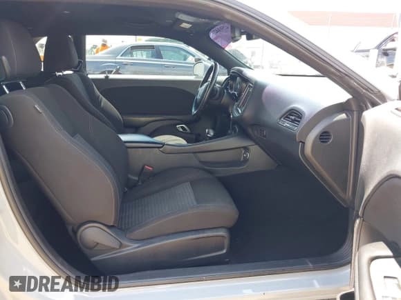 ✅ 2021 Dodge Challenger SXT • VIN: 2C3CDZAG9MH538638 • Lot: 42593682. Wystawiony na IAAI z przebiegiem 97 447 mil. Bezpłatny archiwum sprzedaży aukcyjnych z USA i szczegółowy raport historii pojazdu na DreamBid. Zdjęcie 5.