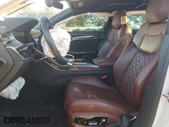 ✅ 2020 Audi S8 • VIN: WAU8SAF82LN004331 • Lot: 80528434. Wystawiony na Copart z przebiegiem 41 383 mil. Bezpłatny archiwum sprzedaży aukcyjnych z USA i szczegółowy raport historii pojazdu na DreamBid. Zdjęcie 7.