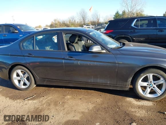 ✅ 2013 BMW 3 Series 328i • VIN: WBA3A5G58DNP23738 • Лот: 43694945. Опубликован ранее на IAAI с пробегом 113 006 миль. Бесплатный доступ к архиву аукционных продаж из США и подробный отчёт об истории автомобиля на DreamBid. Изображение 13.