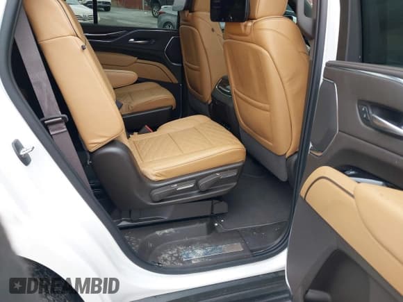 ✅ 2023 Cadillac Escalade 4WD Sport • VIN: 1GYS4EKL8PR373742 • Лот: 41109624. Опубликован ранее на IAAI с пробегом 15 776 миль. Бесплатный доступ к архиву аукционных продаж из США и подробный отчёт об истории автомобиля на DreamBid. Изображение 8.