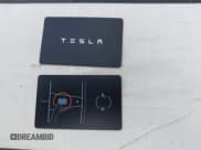 ✅ 2024 Tesla Model Y Long Range • VIN: 7SAYGAEEXRF206288 • Lot: 43470600. Wystawiony na IAAI z przebiegiem 19 424 mil. Bezpłatny archiwum sprzedaży aukcyjnych z USA i szczegółowy raport historii pojazdu na DreamBid. Zdjęcie 11.