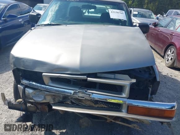 ✅ 2001 Chevrolet S-10 LS • VIN: 1GCCS19W118191967 • Lot: 43150765. Listed on IAAI with 265,726 mi. Free auction sales archive from the USA and detailed vehicle history report at DreamBid. Image 6.