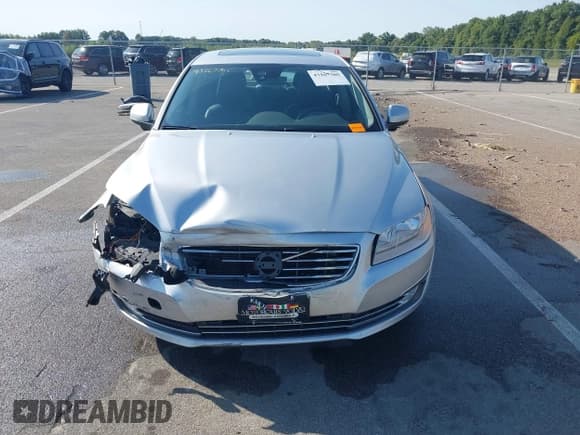 ✅ 2015 Volvo S80 • VIN: YV1902MK8F1190528 • Lot: 43167705. Listed on IAAI with 131,109 mi. Free auction sales archive from the USA and detailed vehicle history report at DreamBid. Image 13.