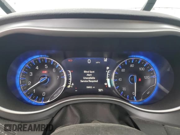 ✅ 2022 Chrysler Pacifica Touring • VIN: 2C4RC1FG4NR148612 • Lot: 50354835. Listed on Copart with 10,412 mi. Free auction sales archive from the USA and detailed vehicle history report at DreamBid. Image 9.