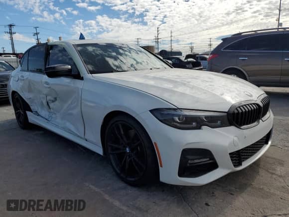 2022 BMW 3 Series 330i z VIN 3MW5R1J0XN8C63865, wystawiony jako Copart lot #84916425 z przebiegiem 36 468 mil mil oraz Szkoda całkowita • Salvage title. Historia ofert i sprzedaży dostępna na DreamBid. Obrazek 4.