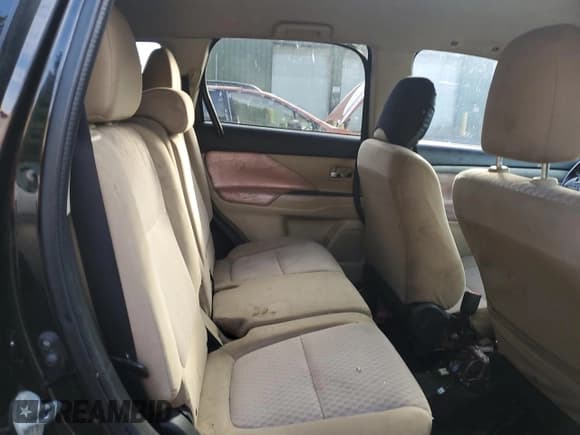 ✅ 2014 Mitsubishi Outlander SE • VIN: JA4AD3A33EZ016984 • Lot: 92532585. Listed on Copart with 170,371 mi. Free auction sales archive from the USA and detailed vehicle history report at DreamBid. Image 11.