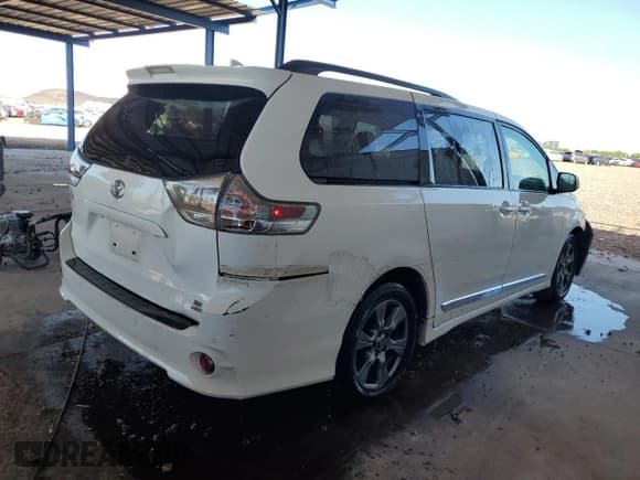 ✅ 2019 Toyota Sienna SE • VIN: 5TDEZ3DC4KS216015 • Лот: 66359384. Опубликован ранее на Copart с пробегом 60 368 миль. Бесплатный доступ к архиву аукционных продаж из США и подробный отчёт об истории автомобиля на DreamBid. Изображение 3.