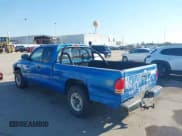 ✅ 1999 Dodge Dakota SLT • VIN: 1B7GL22Y9XS307637 • Lot: 43460284. Wystawiony na IAAI z przebiegiem 321 999 mil. Bezpłatny archiwum sprzedaży aukcyjnych z USA i szczegółowy raport historii pojazdu na DreamBid. Zdjęcie 3.