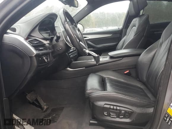 ✅ 2018 BMW X6 xDrive50i • VIN: 5UXKU6C50J0Z66503 • Lot: 86479685. Wystawiony na Copart z przebiegiem 110 887 mil. Bezpłatny archiwum sprzedaży aukcyjnych z USA i szczegółowy raport historii pojazdu na DreamBid. Zdjęcie 7.