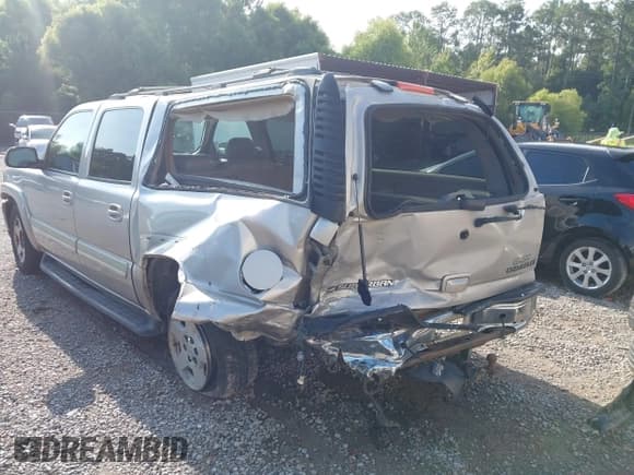 ✅ 2005 Chevrolet Suburban LS • VIN: 1GNEC16Z85J255741 • Lot: 42817907. Listed on IAAI with 383,855 mi. Free auction sales archive from the USA and detailed vehicle history report at DreamBid. Image 6.